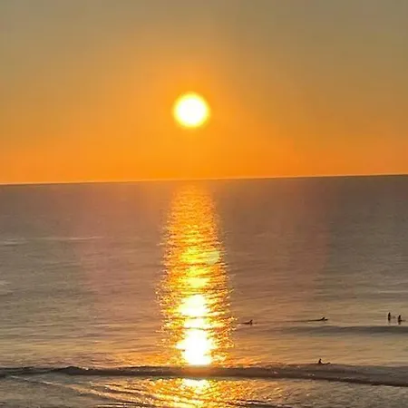 Superbe Vue A 180° Sur L'ocean