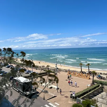 Superbe Vue A 180° Sur L'ocean